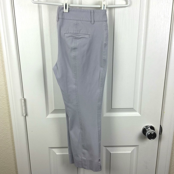 Pre-Owned White House Black Market Women’s Light Gray Crop Leg Pants, Size 4 - Picture 3 of 10
